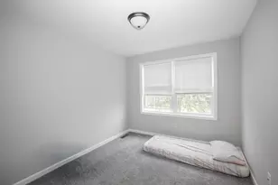 37 Longwood Ave, Manchester, NH 03109 - Photo 13