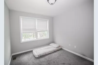 37 Longwood Avenue, Manchester, NH 03109 - Photo 15