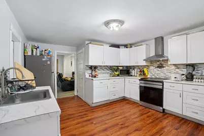 131 Riley Avenue, Manchester, NH 03103 - Photo 7