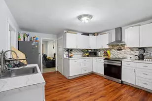 131 Riley Ave, Manchester, NH 03103 - Photo 7