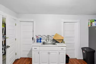 131 Riley Ave, Manchester, NH 03103 - Photo 9