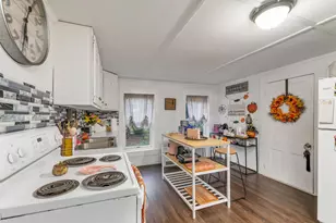 17 Manchester St, Pittsfield, NH 03263 - Photo 41