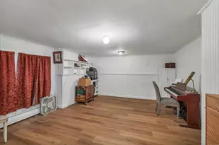 17 Manchester St, Pittsfield, NH 03263 - Photo 29