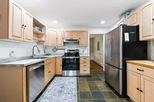 292 S Pleasant St, New London, NH 03257 - Photo 9
