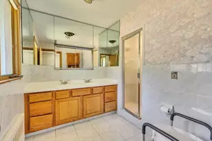 988 Mammoth Rd, Manchester, NH 03104 - Photo 33