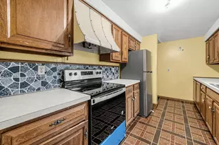 28 Beechwood Rd, Hudson, NH 03051 - Photo 9