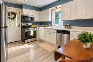 695 Calef Rd, Manchester, NH 03103 - Photo 3
