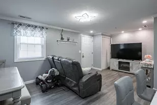 308 Elmwood Dr, Hudson, NH 03051 - Photo 19