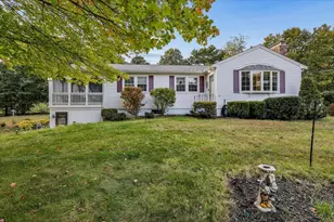 30 Whippoorwill Dr, Newton, NH 03858 - Photo 1
