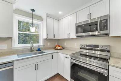197 Charlotte Street, Manchester, NH 03103 - Photo 15