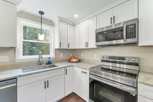 197 Charlotte St, Manchester, NH 03103 - Photo 15