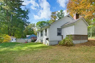 195 Rockingham Rd, Auburn, NH 03032 - Photo 9