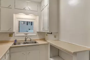 125 Thornton St, Manchester, NH 03102 - Photo 9