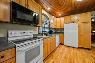 75 Sweden St, Berlin, NH 03570 - Photo 9