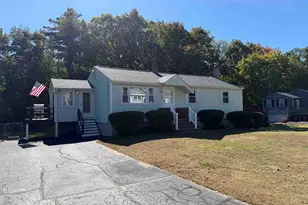 11 Royal Cir, Salem, NH 03079 - Photo 1