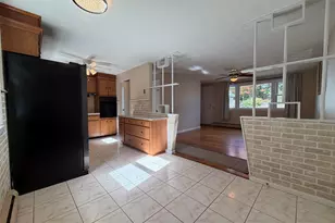 11 Royal Cir, Salem, NH 03079 - Photo 5