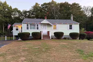11 Royal Cir, Salem, NH 03079 - Photo 3