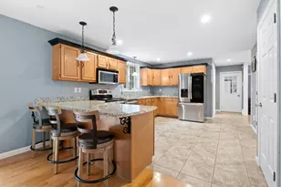 9 Mayhew Dr, Candia, NH 03034 - Photo 3