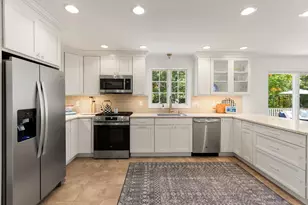 13 Hilton Dr, Newmarket, NH 03857 - Photo 3
