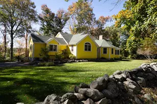 196 Bunker Hill Ave, Stratham, NH 03885 - Photo 1