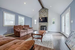 205 Bourne St, Manchester, NH 03103 - Photo 9