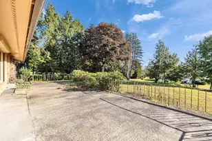 161 Lakeview Ln, Manchester, NH 03104 - Photo 11