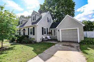 1138 Hall St, Manchester, NH 03104 - Photo 1