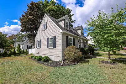 1138 Hall Street, Manchester, NH 03104 - Photo 5