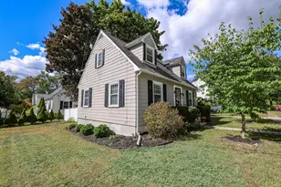 1138 Hall St, Manchester, NH 03104 - Photo 5