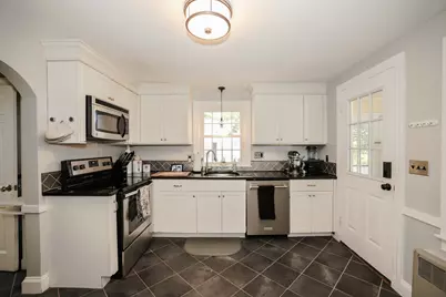 1138 Hall Street, Manchester, NH 03104 - Photo 7