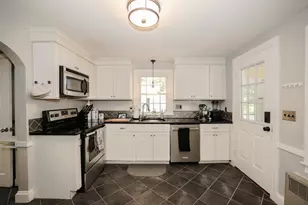 1138 Hall St, Manchester, NH 03104 - Photo 7