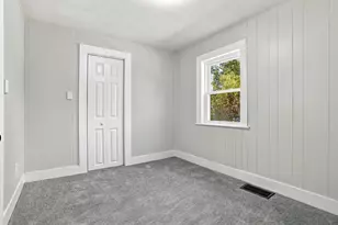 186 Peabody Ave, Manchester, NH 03109 - Photo 13