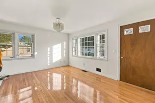 26 Claire St, Manchester, NH 03103 - Photo 5