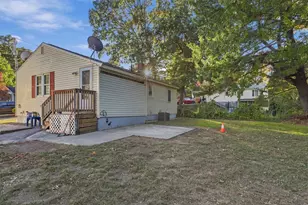 26 Claire St, Manchester, NH 03103 - Photo 3