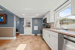 4 Hayward Pl, Hudson, NH 03051 - Photo 13