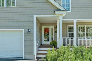 21 Vineyard Dr, Stratham, NH 03885 - Photo 3