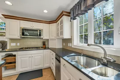 21 Vineyard Drive, Stratham, NH 03885 - Photo 11