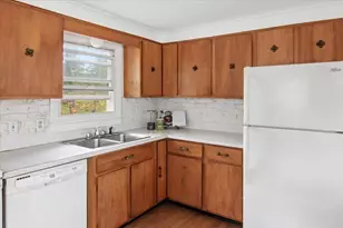 13 Devco Dr, Manchester, NH 03103 - Photo 7