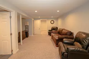 1110 W Hollis St, Nashua, NH 03062 - Photo 41