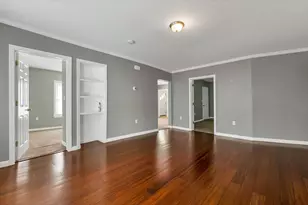 417 Bartlett St, Manchester, NH 03102 - Photo 9