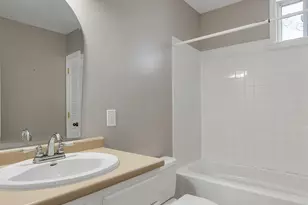 417 Bartlett St, Manchester, NH 03102 - Photo 23