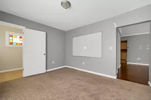 417 Bartlett St, Manchester, NH 03102 - Photo 15