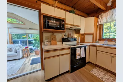 65 Stage Coach Road, Rumney, NH 03266 - Photo 9