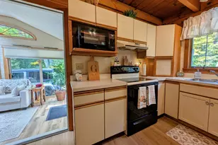 65 Stage Coach Rd, Rumney, NH 03266 - Photo 9