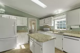 304 Darby Dr, Laconia, NH 03246 - Photo 3