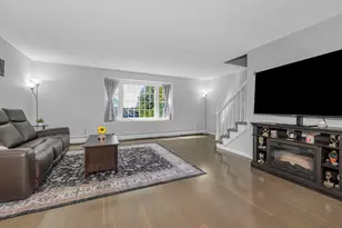 28 Meadowview Cir, Nashua, NH 03062 - Photo 9