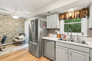 38 Walnut Cir, Merrimack, NH 03054 - Photo 11