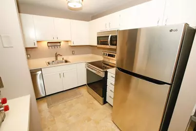 2 Timberwood Drive #302, Goffstown, NH 03045 - Photo 3