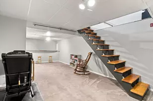 1324 Goffstown Rd, Manchester, NH 03102 - Photo 25