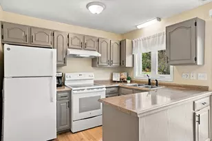 1324 Goffstown Rd, Manchester, NH 03102 - Photo 9